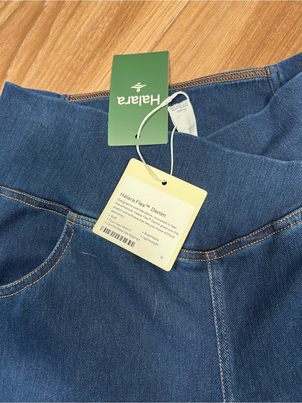 NWT Halara Flex high Waisted Crossover Pocket Washed flare Jeans size medium - Picture 6 of 10